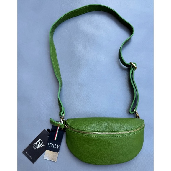 Diva’s Bag Italian Leather Crossbody/Belt Bag - Picture 2 of 6